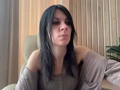 InjaAtHome Adlı Modelin Canlı XXX Sohbeti