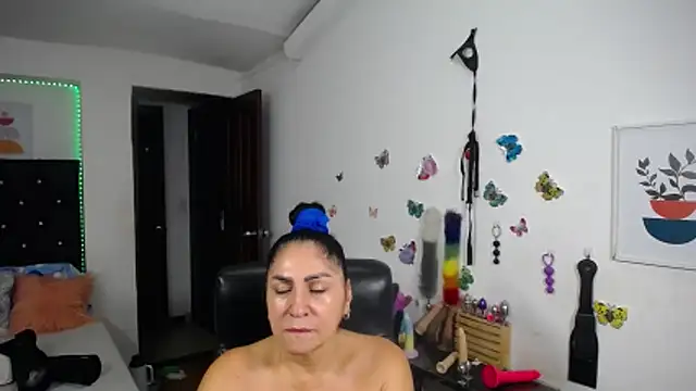 Chat +18 de mature_bigboobs10 ao vivo
