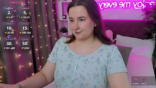 FeralPeach's Live XXX Chat