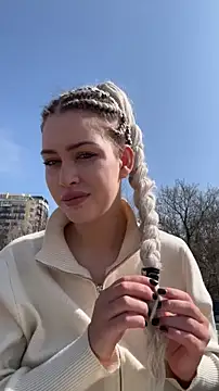 دردشة KikiWatson الجنسية المباشرة