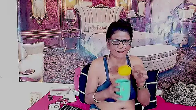 عرض كام IndianAllure