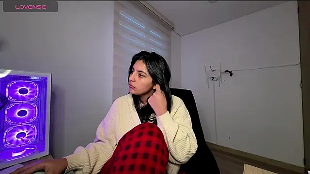 cloe_small's Live XXX Chat