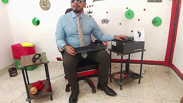 Chat +18 de KalethBigDick ao vivo