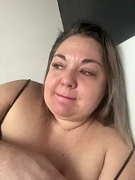 MikyVesela Chat XXX in diretta