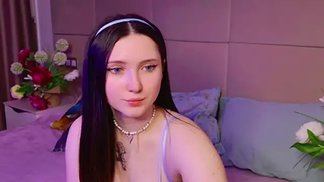 Tiny_BunnyX: διαδικτυακό σόου στην κάμερα