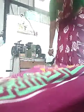 Sweet-runi Show in webcam