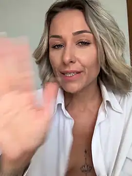 Chat XXX en directo de petrouchkaaa_