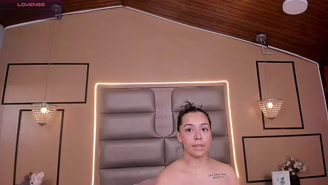 Živý XXX chat CAYLINCOLLINS