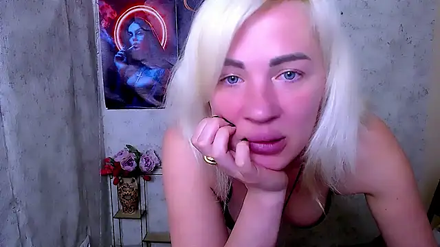 XXX chat uživo modela EmmaCat_