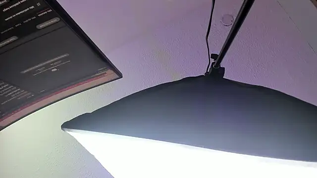 Emily_brussのライブXXXチャット