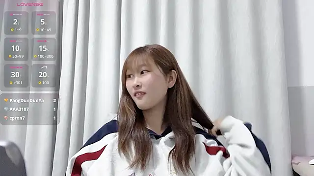 XXX chat uživo modela D-Dandan