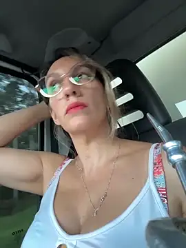 GatitacarlitaのライブXXXチャット