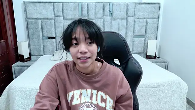 laureentt_ লাইভ XXX চ্যাট