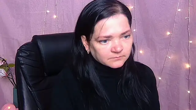 LauraFinnのライブXXXチャット