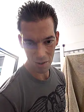 John19893 网络视讯表演