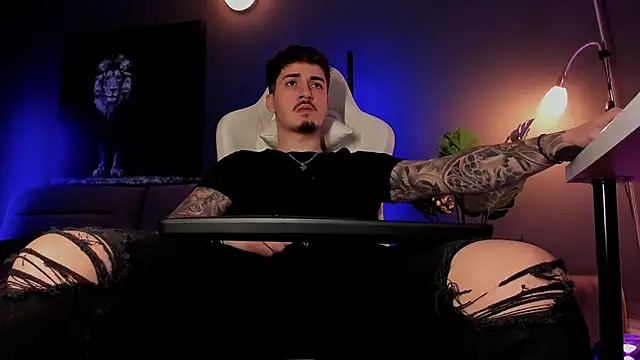 uptomatty 在線直播表演