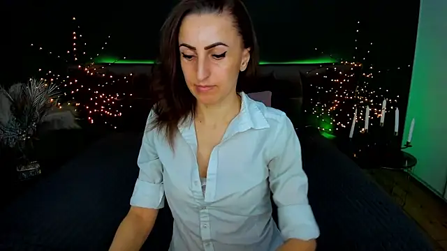 Show modela Rebecca_Diamond na web-kameri