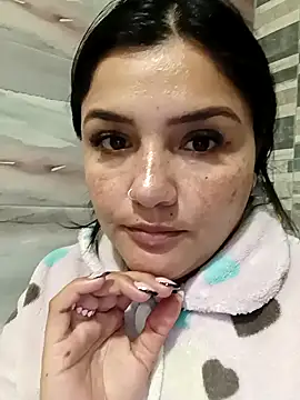 Laura-hotdirty live XXX chat