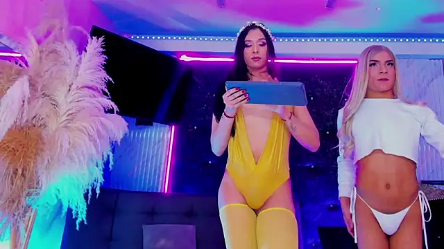 Queens_Wonders_Blonders Chat XXX in diretta