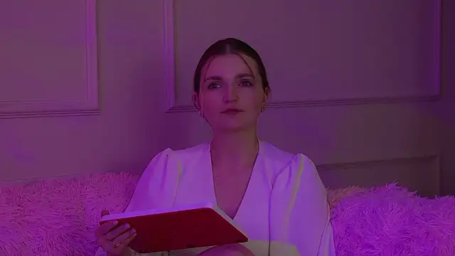 AnnyRaii Adlı Modelin Canlı XXX Sohbeti