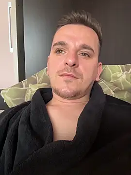 Huge_cock22cm Webcam-Show