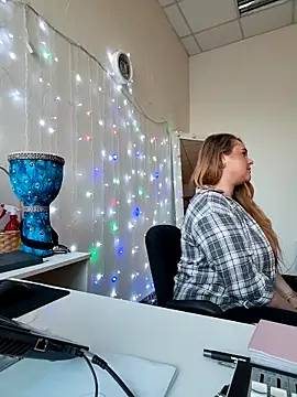 Juicy_PeachLux's Live XXX Chat