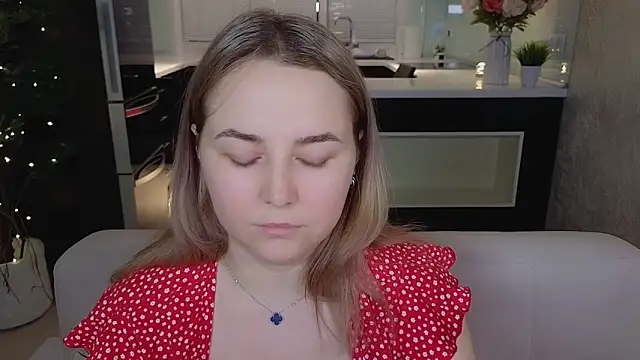 Mira_Mermayd's Live XXX Chat