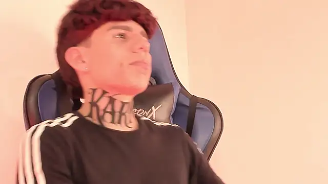 XXX chat uživo modela Angelcumm_