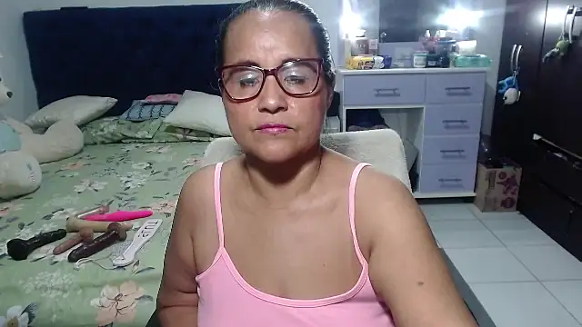 pervert_mommy_'s Live XXX Chat