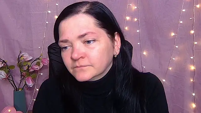 LauraFinn's Live XXX Chat