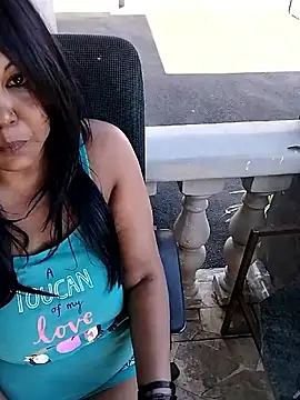 Chat XXX en directo de hemilynthomas2467