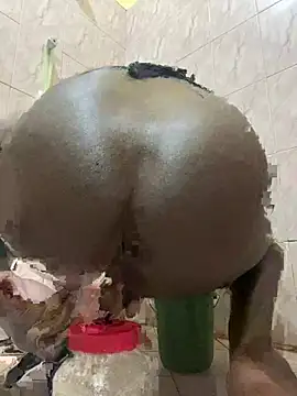 femboyslqueen 网络视讯表演