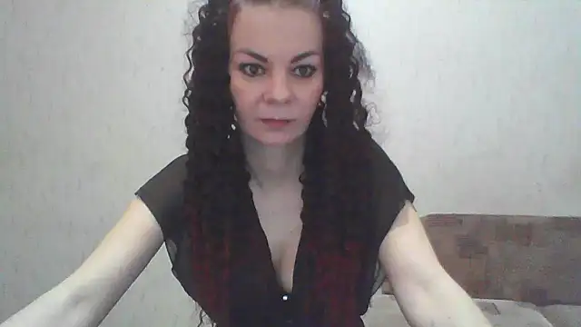 ElluaSmiilee's Live XXX Chat