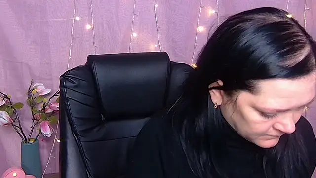 LauraFinn's Live XXX Chat