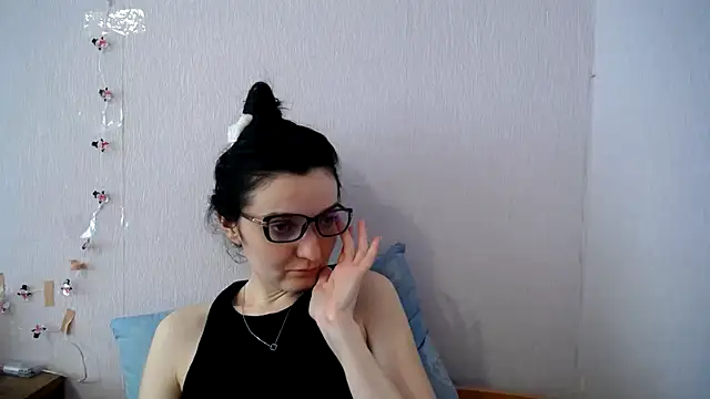 Shiny_gine Chat XXX in diretta