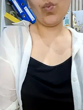 دردشة Emi_hot1 الجنسية المباشرة