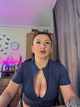 Hotangel75: онлайн-секс-чат