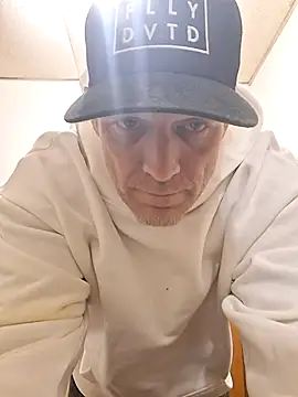 FrankieBlueEyes69 webcam show