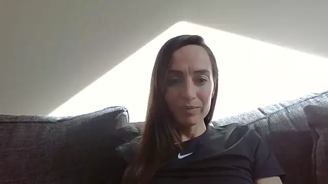 SportyBella_91: онлайн-секс-чат