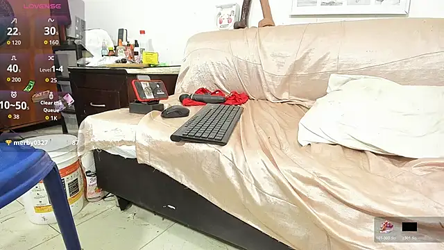 HornyMariu Adlı Modelin Canlı XXX Sohbeti