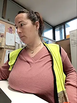 bichota85 Adlı Modelin Canlı XXX Sohbeti