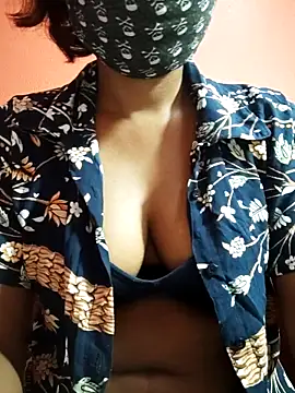 Horny_Natasa_ 网络视讯表演