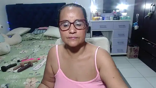 pervert_mommy_'s Live XXX Chat