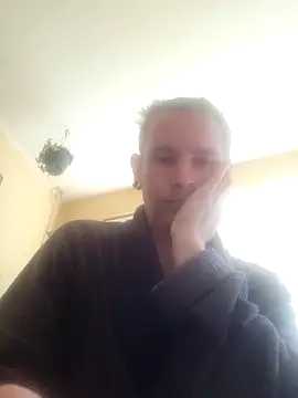 piercingpik Chat XXX in diretta