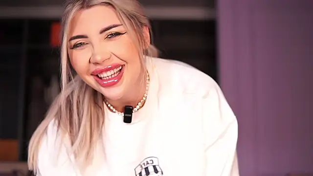 Monique_Celesteのウェブカメラショー