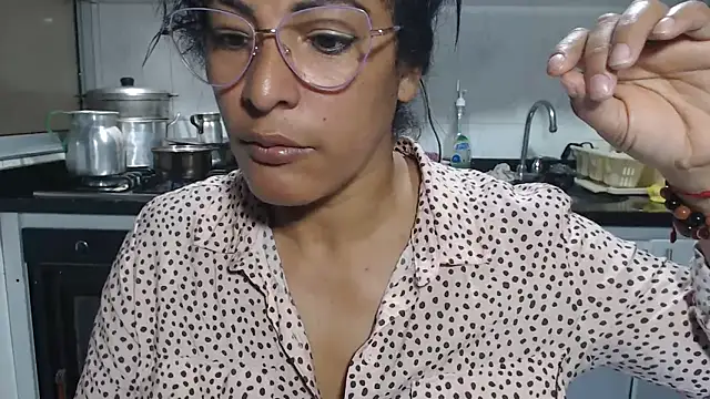 kateleyagrey's Live XXX Chat