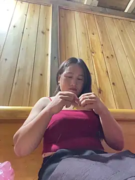 phungtiti: διαδικτυακό σόου στην κάμερα