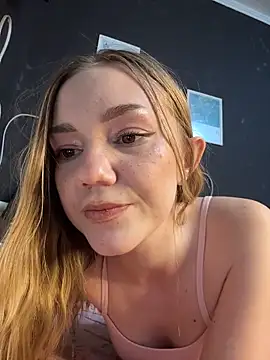 MilaMoone Chat XXX in diretta