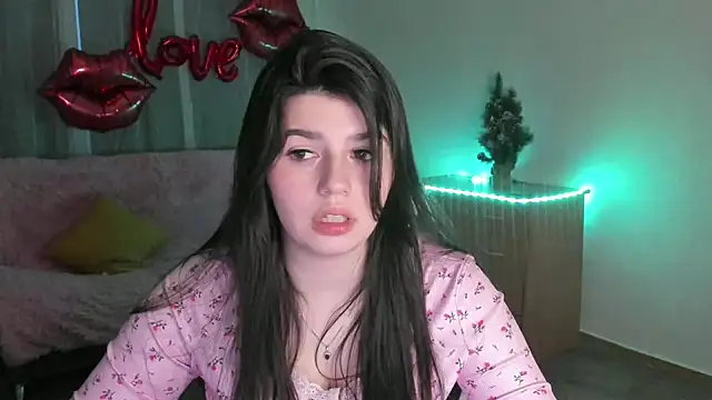 KisaModel's Live XXX Chat