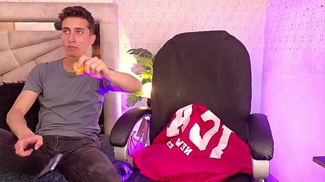 sammy_and_ithan Live XXX-Chat